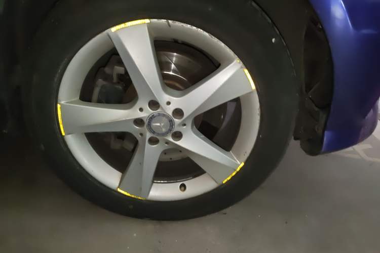 Used Mercedes-Benz M-Class 2014 ML 320 4MATIC Right Front Wheel Hub