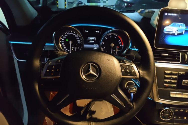 Used Mercedes-Benz M-Class 2014 ML 320 4MATIC Steering Wheel