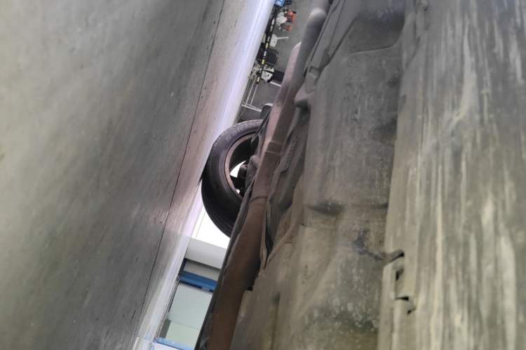 Used Mercedes-Benz M-Class 2014 ML 320 4MATIC Chassis Front Right