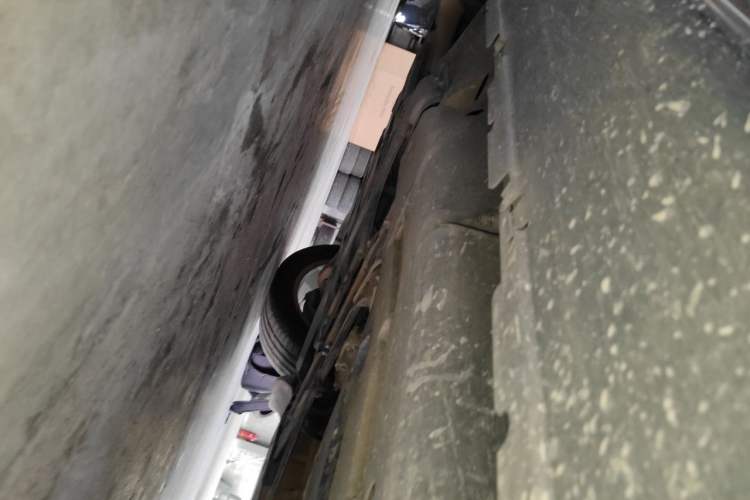 Used Mercedes-Benz M-Class 2014 ML 320 4MATIC Chassis Rear Left
