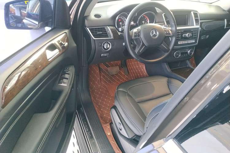 Used Mercedes-Benz M-Class 2014 ML 350 CDI 4MATIC Driver Seat