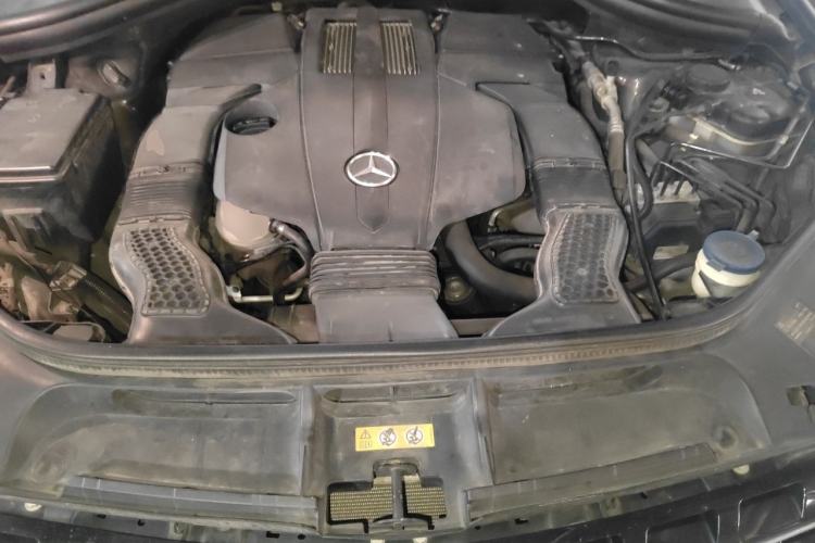 Used Mercedes-Benz M-Class 2014 ML 320 4MATIC Engine Bay