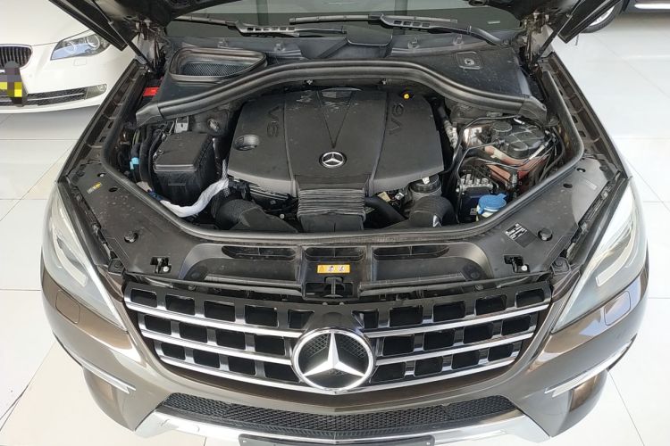 Used Mercedes-Benz M-Class 2014 ML 350 CDI 4MATIC Engine Bay