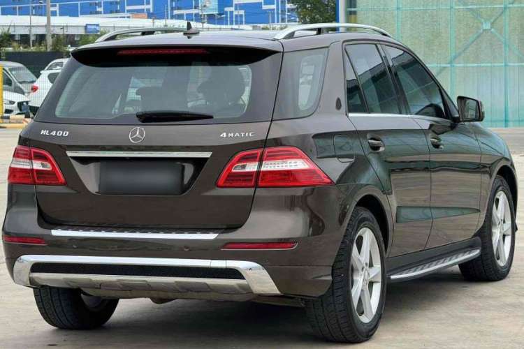 Used Mercedes-Benz M-Class 2014 ML 400 4MATIC Dynamic Model Exterior 4