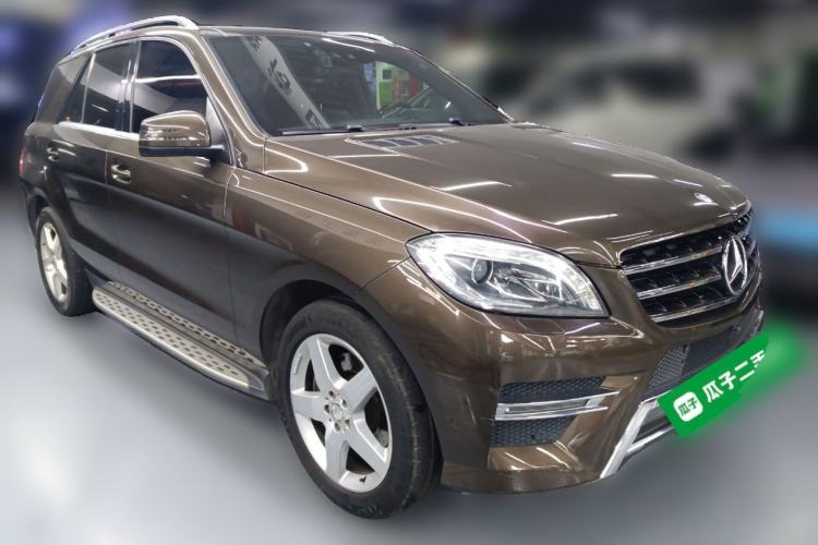 Used Mercedes-Benz M-Class 2014 ML 400 4MATIC Luxury Model Front Right 45 Deg