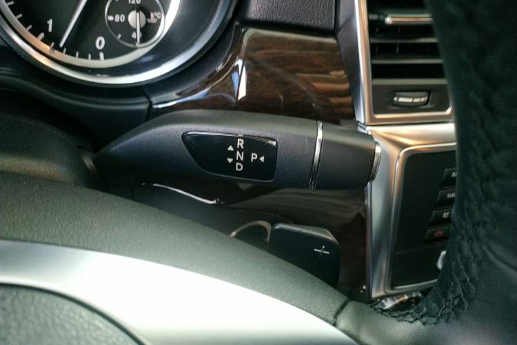 Used Mercedes-Benz M-Class 2014 ML 350 CDI 4MATIC Gear Lever