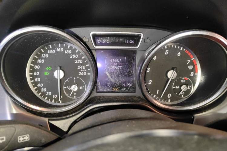 Used Mercedes-Benz M-Class 2014 ML 320 4MATIC Instrument Cluster
