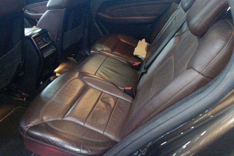 Used Mercedes-Benz M-Class 2014 ML 400 4MATIC Luxury Model Left Rear Seat