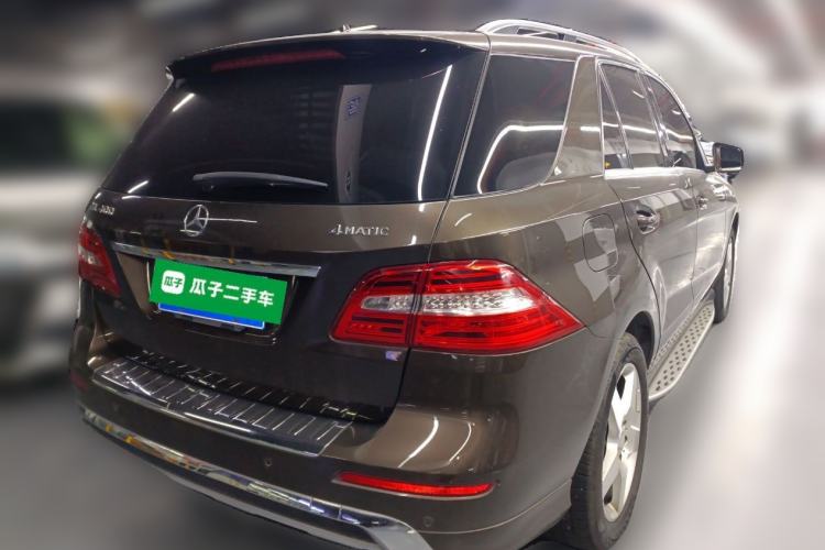 Used Mercedes-Benz M-Class 2014 ML 400 4MATIC Luxury Model Rear Right 45 Deg