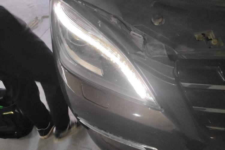 Used Mercedes-Benz M-Class 2014 ML 320 4MATIC Right Front Headlight