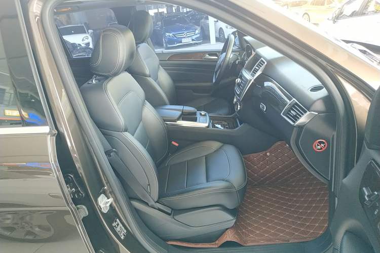 Used Mercedes-Benz M-Class 2014 ML 350 CDI 4MATIC Right Front Seat