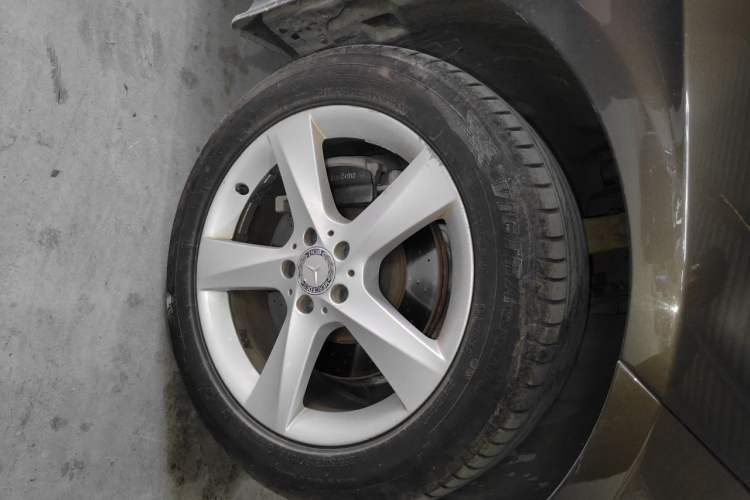 Used Mercedes-Benz M-Class 2014 ML 320 4MATIC Right Front Wheel Hub
