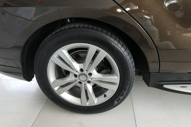 Used Mercedes-Benz M-Class 2014 ML 350 CDI 4MATIC Right Rear Wheel Hub