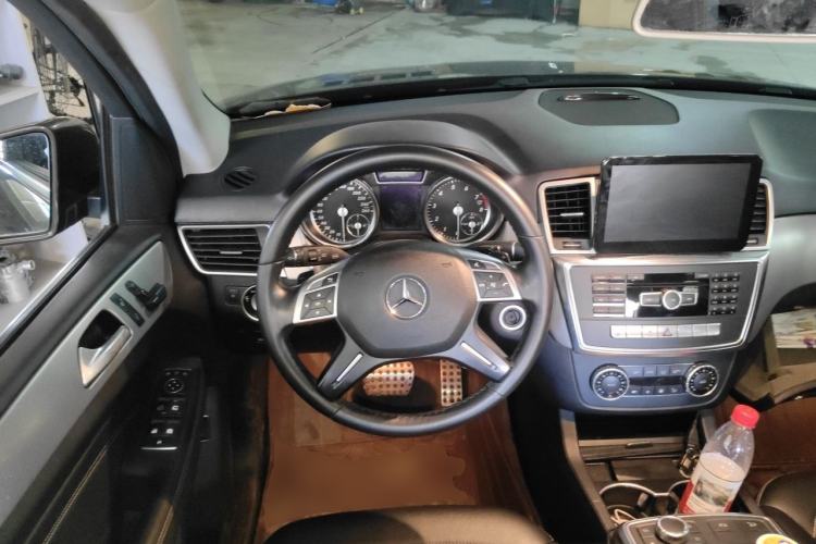 Used Mercedes-Benz M-Class 2014 ML 320 4MATIC Steering Wheel
