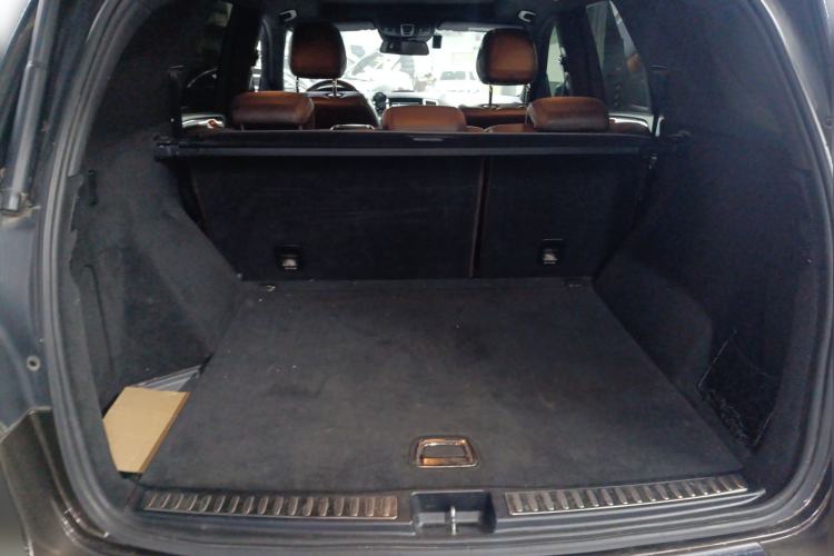 Used Mercedes-Benz M-Class 2014 ML 400 4MATIC Luxury Model Trunk