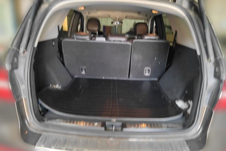 Used Mercedes-Benz M-Class 2014 ML 320 4MATIC Trunk