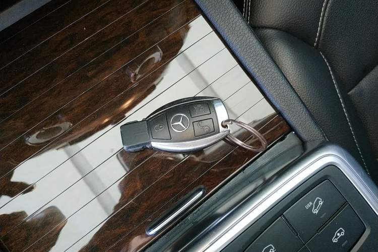 Used Mercedes-Benz M-Class 2014 ML 350 CDI 4MATIC Vehicle Key