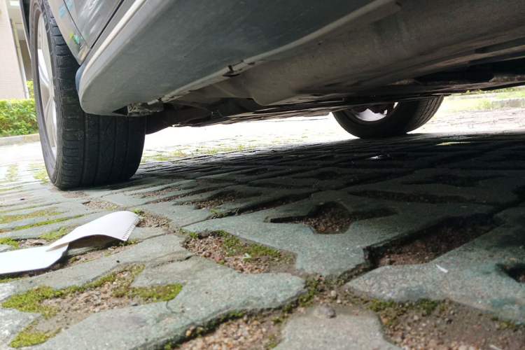 Used Mercedes-Benz M-Class  Chassis Front Left