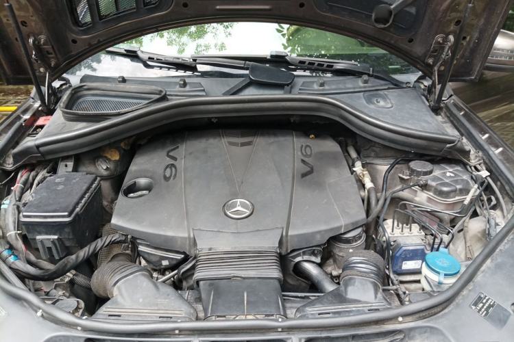 Used Mercedes-Benz M-Class  Engine Bay