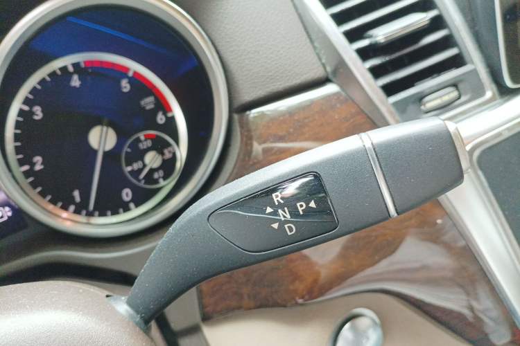 Used Mercedes-Benz M-Class  Gear Lever