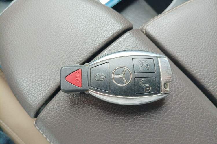 Used Mercedes-Benz M-Class  Vehicle Key