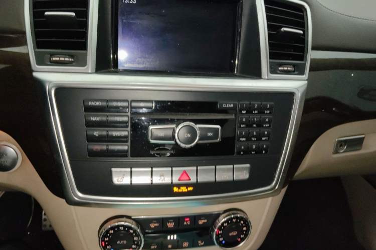 Used Mercedes-Benz M-Class  Audio And AC Panel