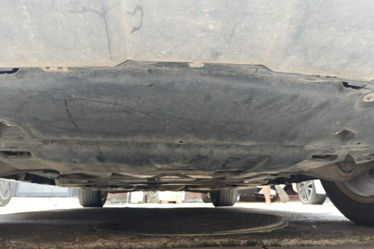 Used Mercedes-Benz M-Class 2014 ML 400 4MATIC Dynamic Model Chassis Front