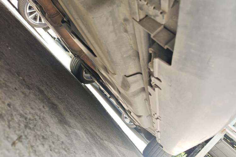 Used Mercedes-Benz M-Class 2014 ML 400 4MATIC Dynamic Model Chassis Rear Right