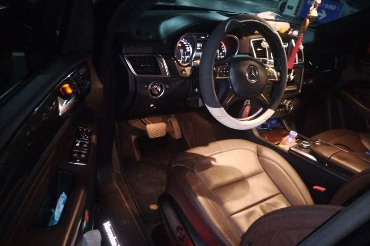 Used Mercedes-Benz M-Class 2014 ML 400 4MATIC Luxury Model Driver Seat