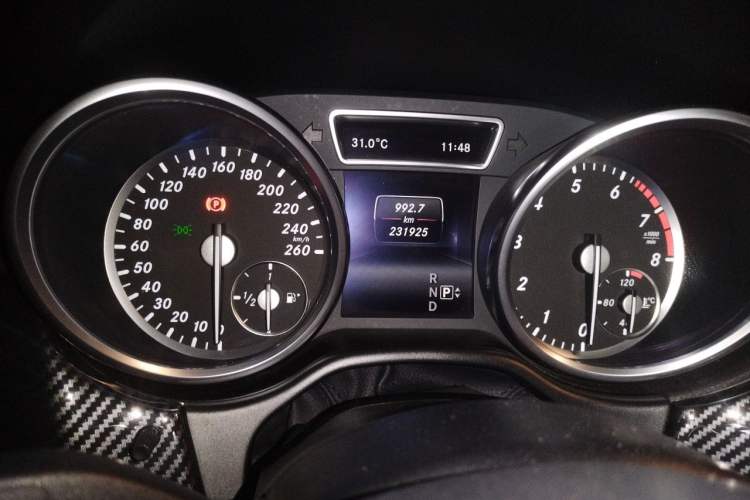 Used Mercedes-Benz M-Class 2014 ML 400 4MATIC Luxury Model Instrument Cluster