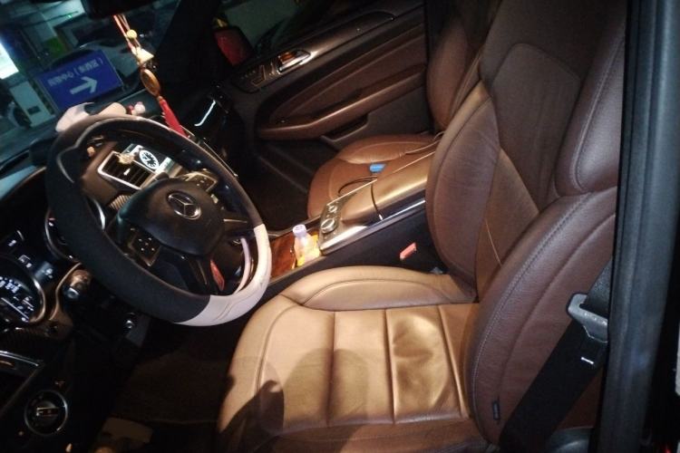 Used Mercedes-Benz M-Class 2014 ML 400 4MATIC Luxury Model Left Front Seat