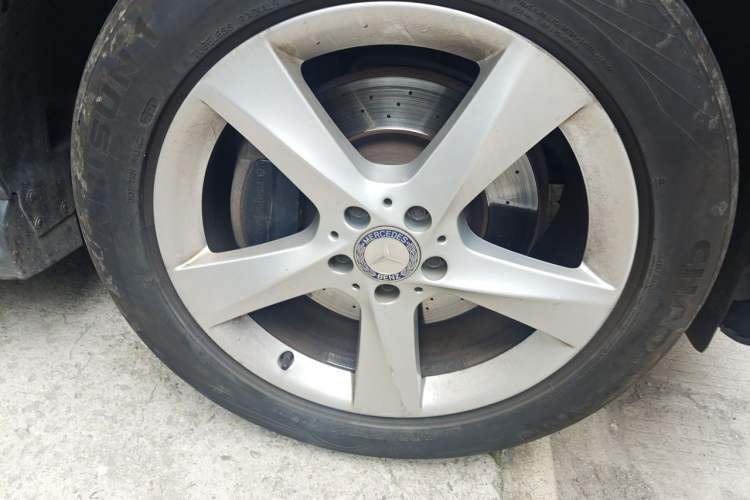Used Mercedes-Benz M-Class 2014 ML 400 4MATIC Dynamic Model Right Front Wheel Hub