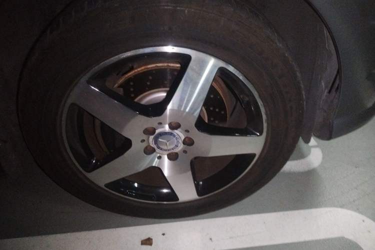 Used Mercedes-Benz M-Class 2014 ML 400 4MATIC Luxury Model Right Front Wheel Hub