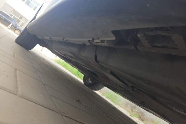 Used Mercedes-Benz M-Class 2014 ML 320 4MATIC Chassis Rear Left