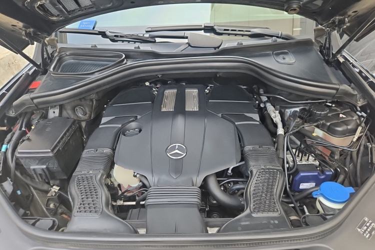 Used Mercedes-Benz M-Class 2014 ML 320 4MATIC Engine Bay