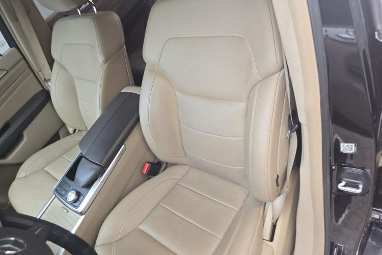 Used Mercedes-Benz M-Class 2014 ML 320 4MATIC Left Front Seat