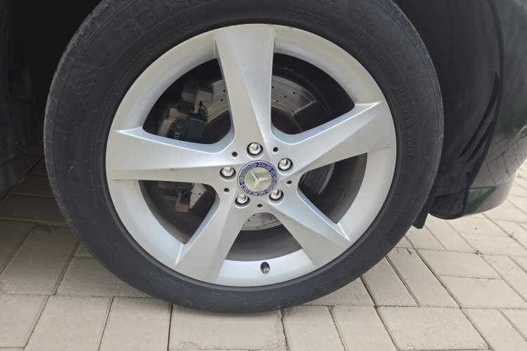 Used Mercedes-Benz M-Class 2014 ML 320 4MATIC Right Front Wheel Hub