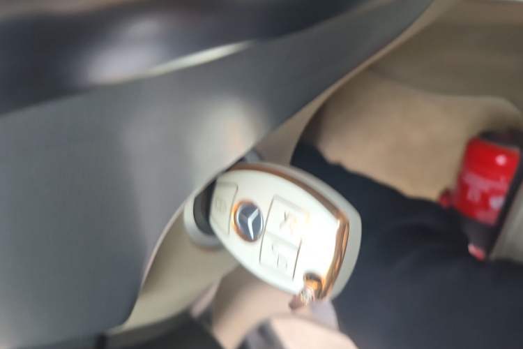 Used Mercedes-Benz M-Class 2014 ML 320 4MATIC Vehicle Key