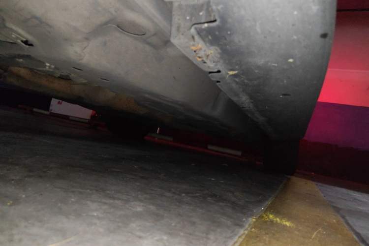 Used Mercedes-Benz M-Class 2014 ML 320 4MATIC Chassis Front Left