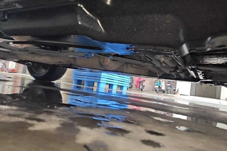 Used Mercedes-Benz M-Class 2014 ML 400 4MATIC Luxury Model Chassis Front Right