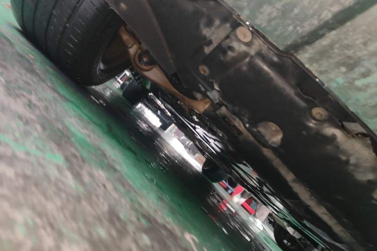 Used Mercedes-Benz M-Class 2014 ML 320 4MATIC Chassis Front Right