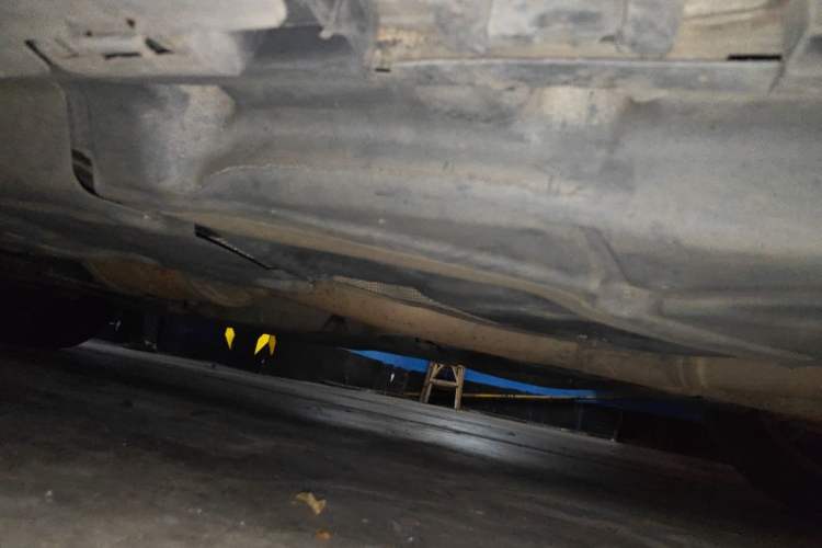 Used Mercedes-Benz M-Class 2014 ML 320 4MATIC Chassis Rear Left