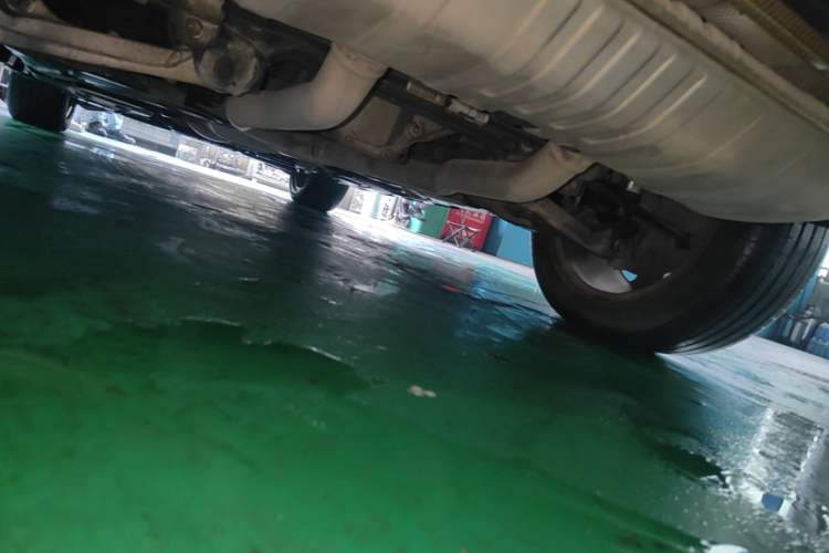 Used Mercedes-Benz M-Class 2014 ML 320 4MATIC Chassis Rear Left