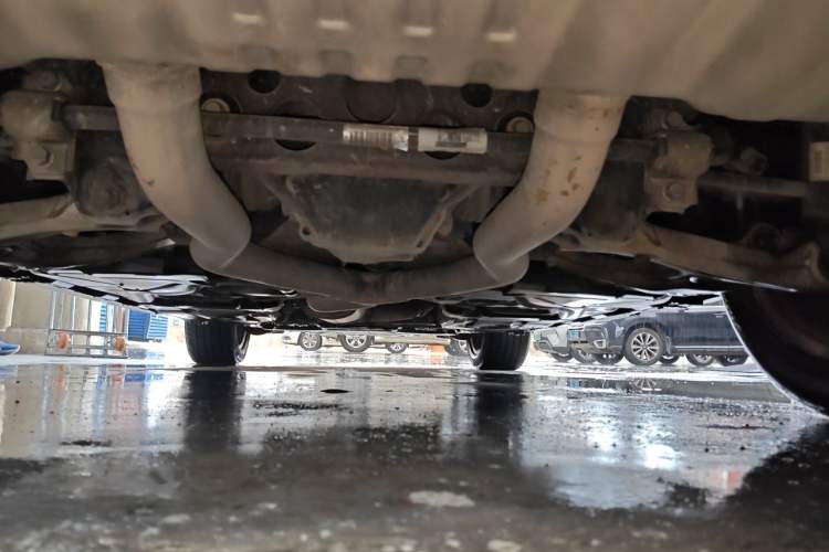 Used Mercedes-Benz M-Class 2014 ML 400 4MATIC Luxury Model Chassis Rear