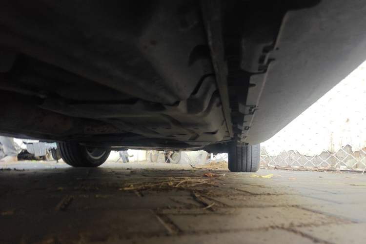 Used Mercedes-Benz M-Class 2014 ML 320 4MATIC Chassis Rear Right
