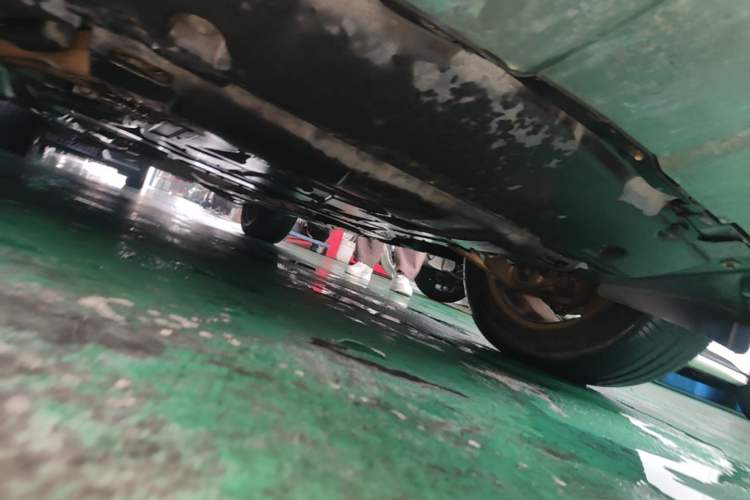 Used Mercedes-Benz M-Class 2014 ML 320 4MATIC Chassis Rear Right
