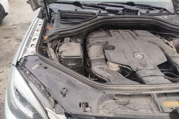 Used Mercedes-Benz M-Class 2014 ML 320 4MATIC Engine Bay Right