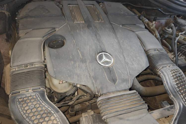 Used Mercedes-Benz M-Class 2014 ML 320 4MATIC Engine Bay Right