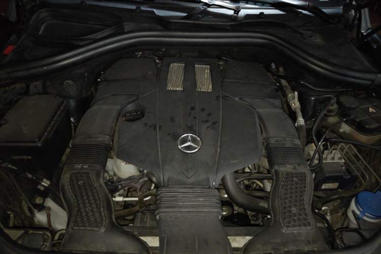 Used Mercedes-Benz M-Class 2014 ML 320 4MATIC Engine Bay