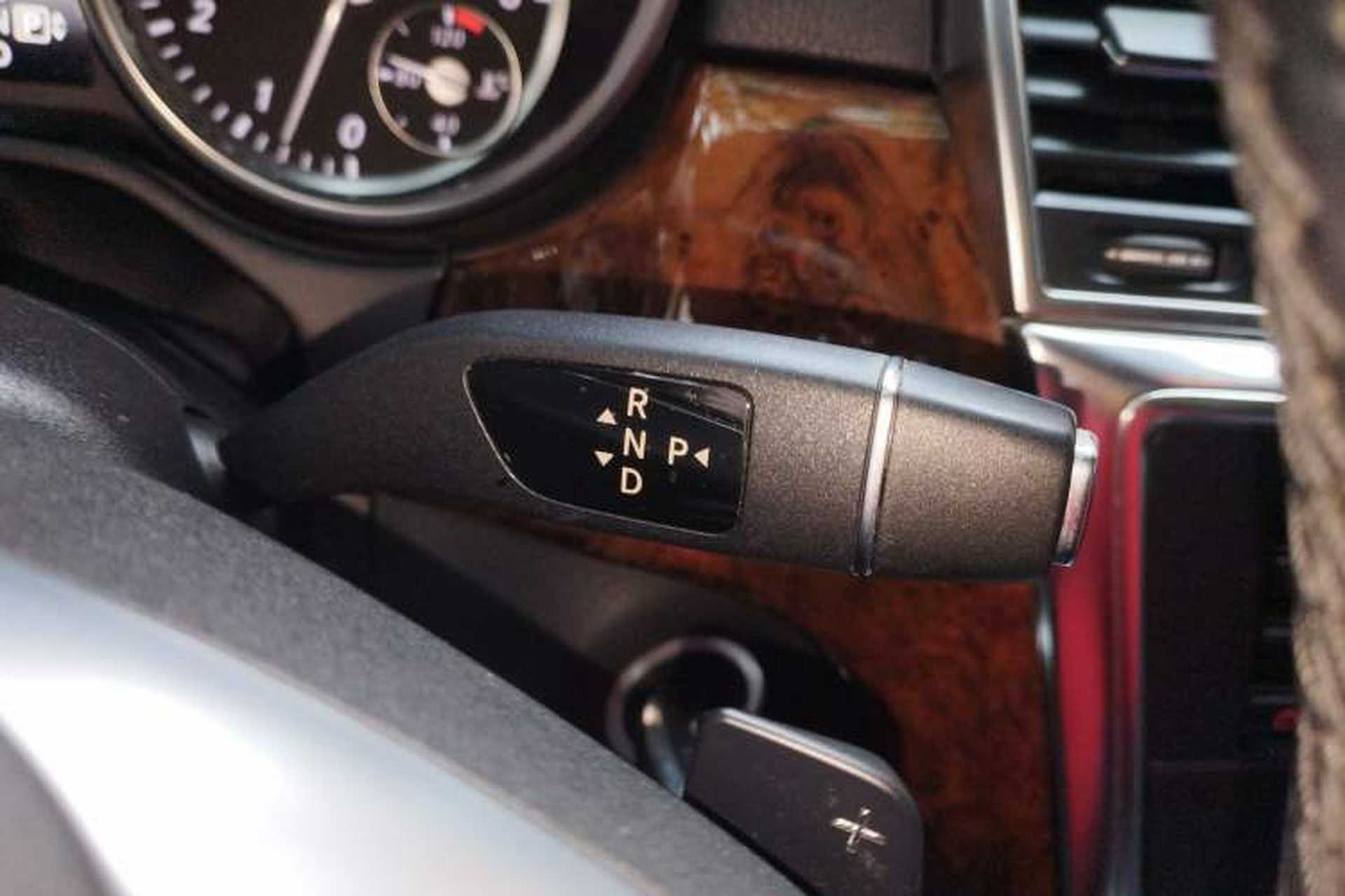 Used Mercedes-Benz M-Class 2014 ML 400 4MATIC Luxury Model Gear Lever